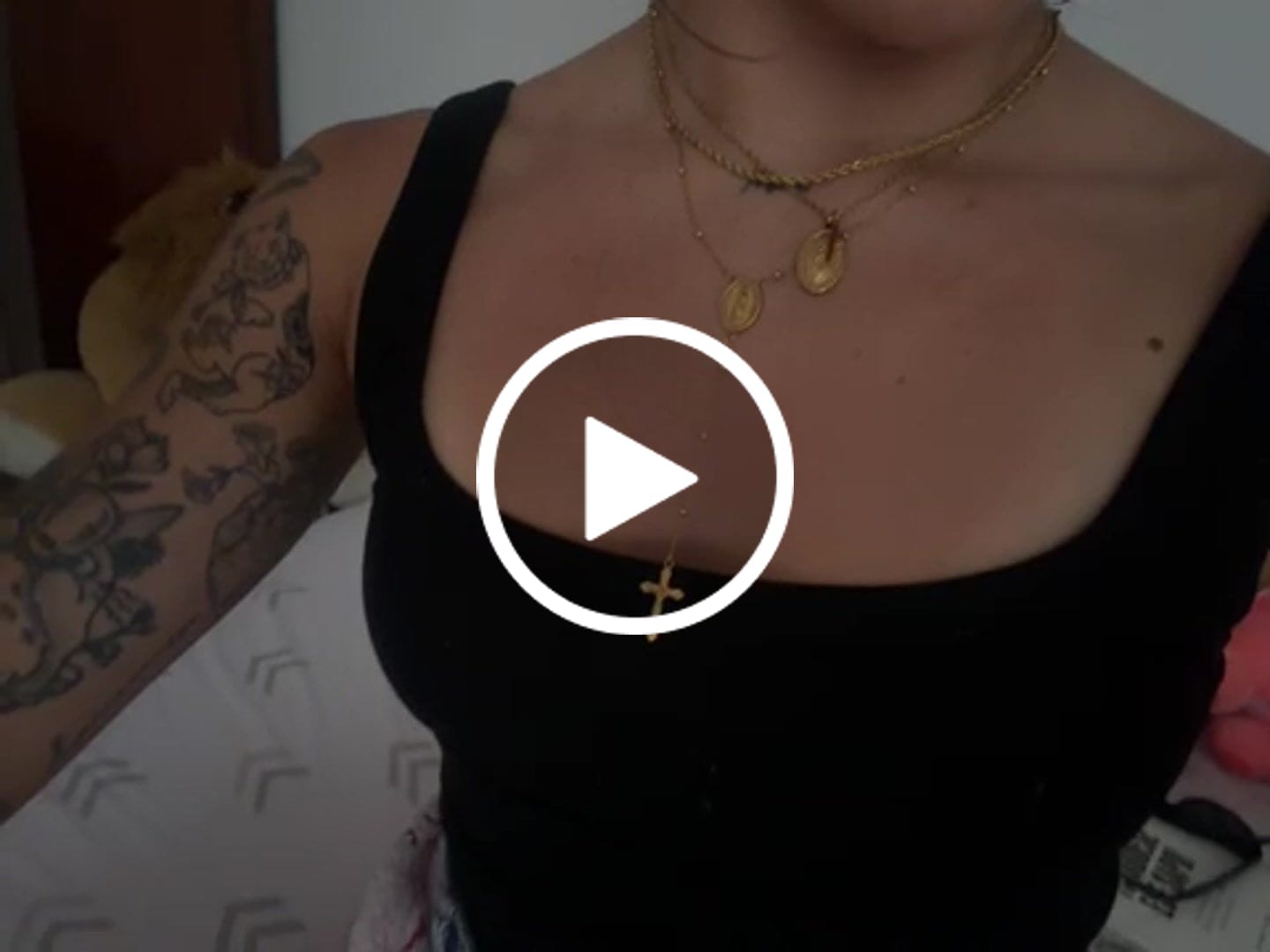 Customer video review of Collar Virgen María Milagrosa