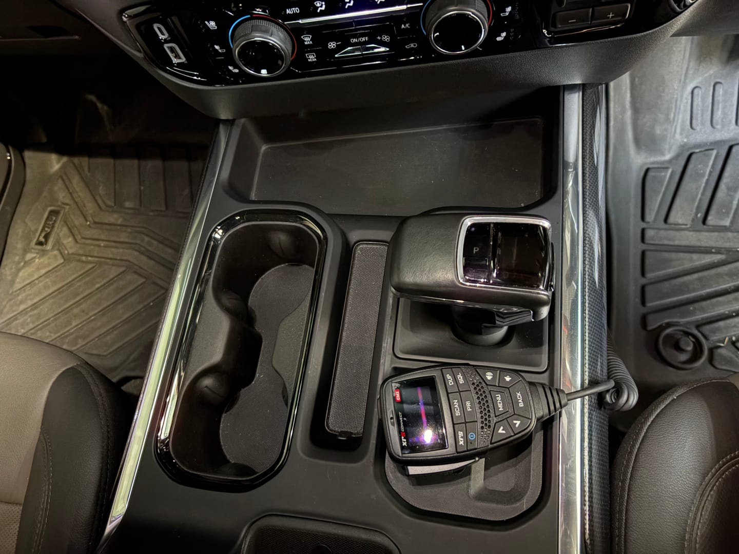Customer photo review of UHF Handpiece Mount - Chev Silverdao 1500 - Centre Console