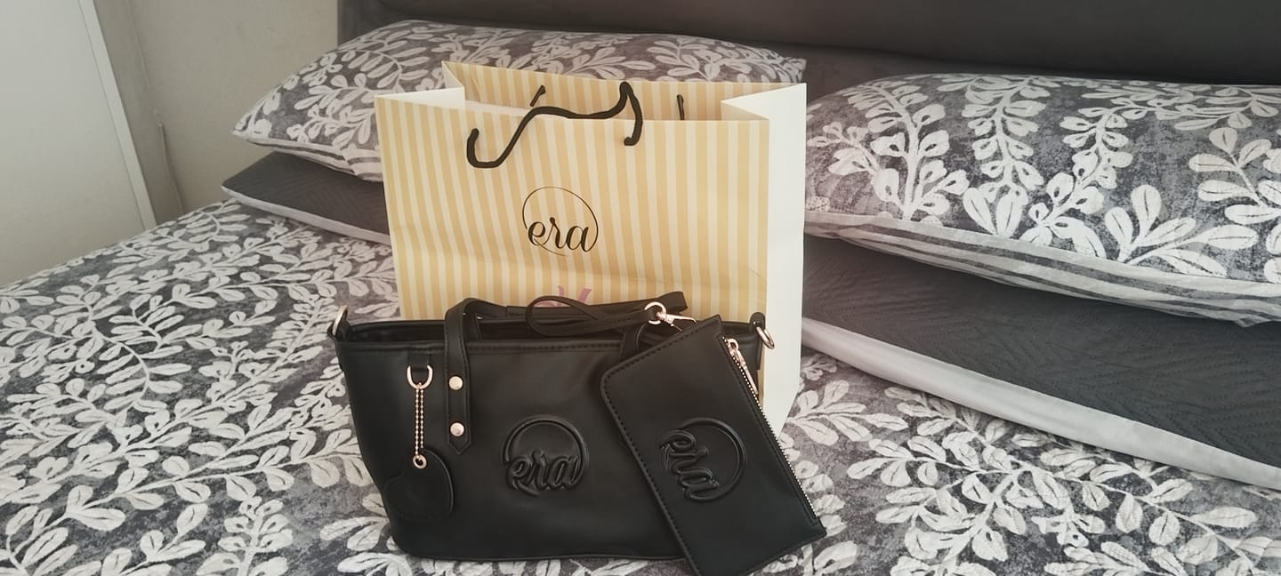 Customer photo review of Yellow Era Gift Bag