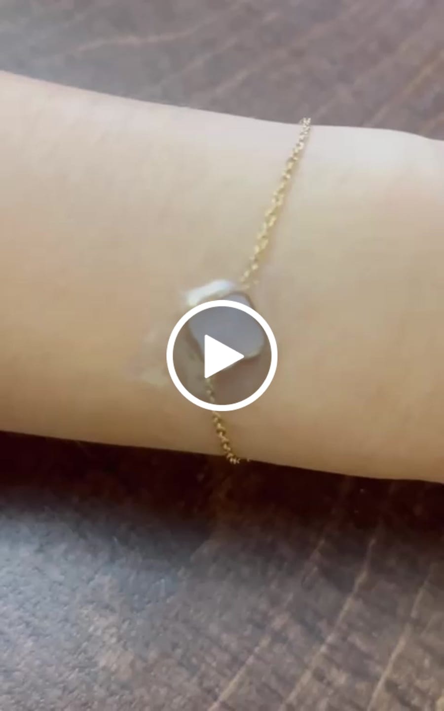 Customer video review of Flora Gold White Bracelet
