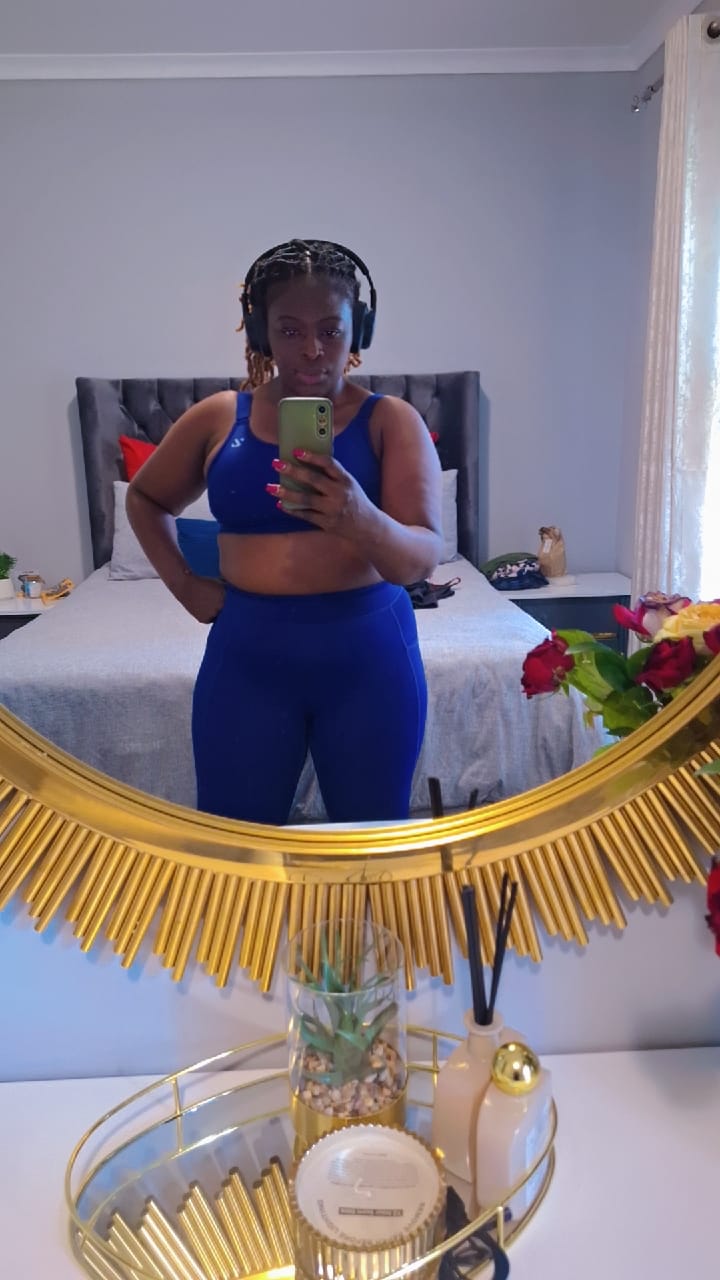 Customer photo review of Adjustable Strap High Impact Sports Bra & Pocket Leggings Set