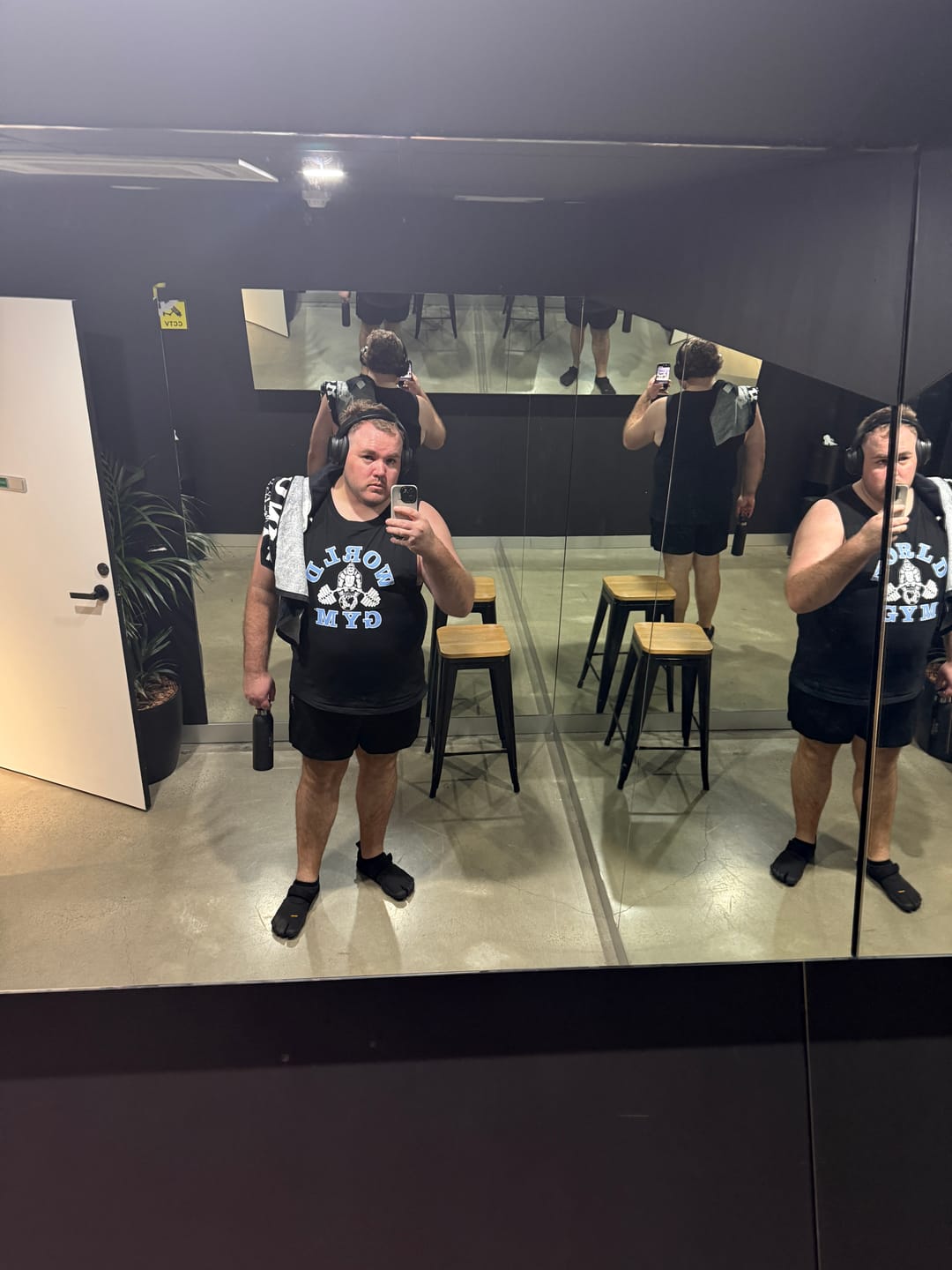 Customer photo review of GORILLA LEGACY SLEEVELESS TEE - BLACK/BLUE