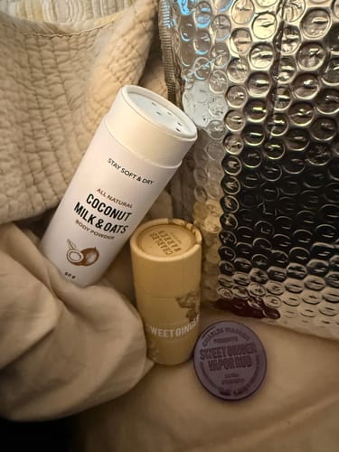 Customer photo review of Talc-Free Coconut Milk & Oats Body Powder