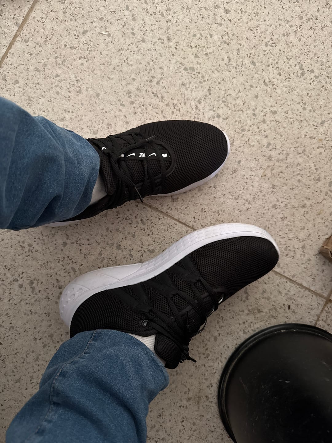 Customer photo review of Tenis Zoom Negro Blanco