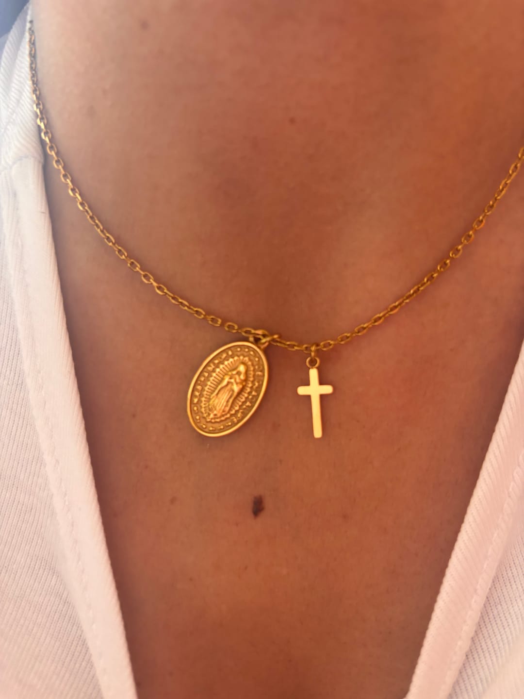 Customer photo review of Collar Virgen de Guadalupe
