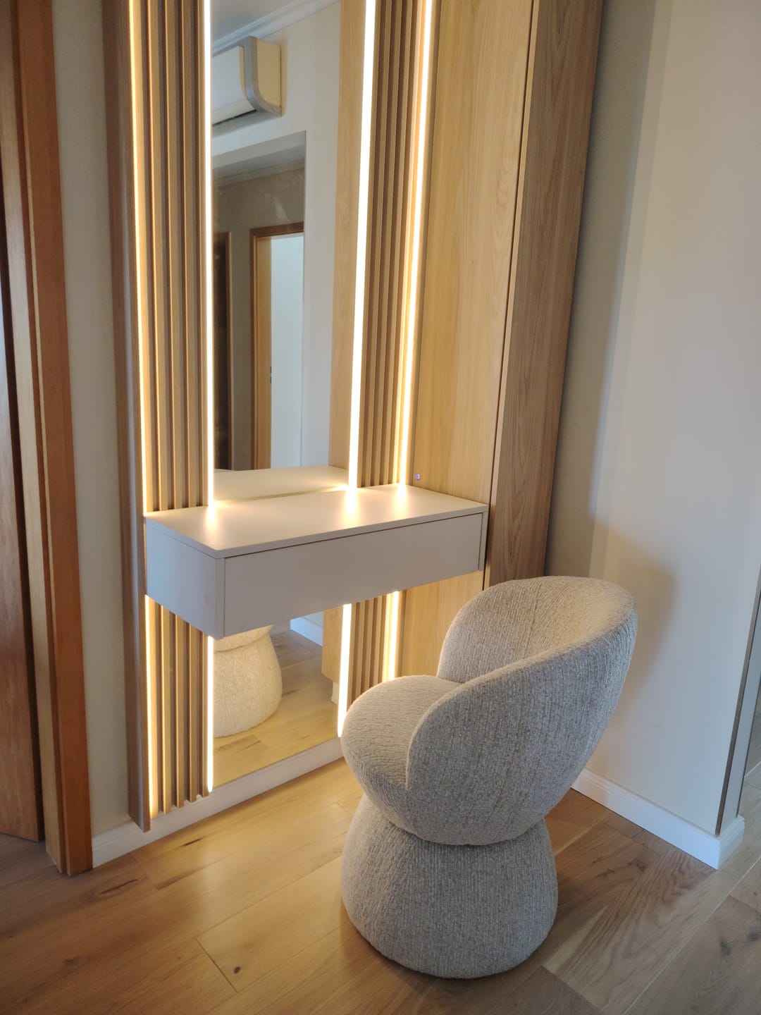 Customer photo review of Fotoliu K581, bej, stofa clasica, 63x62x82 cm