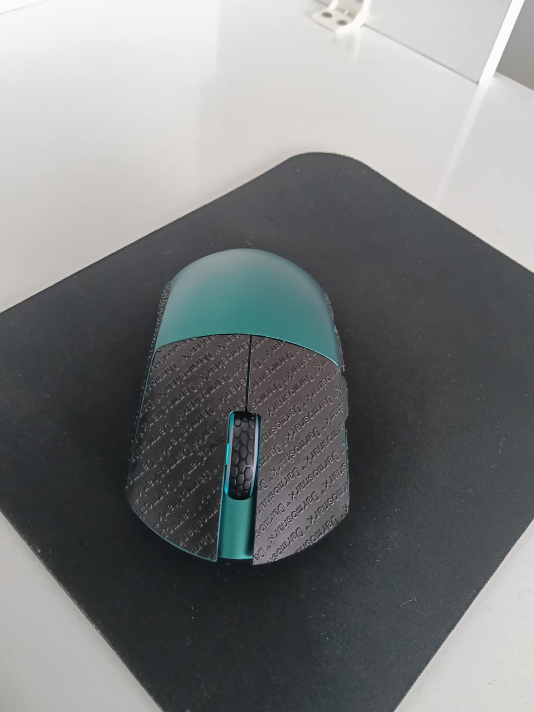 Customer photo review of Darmoshark M3 V2 Wireless Mouse