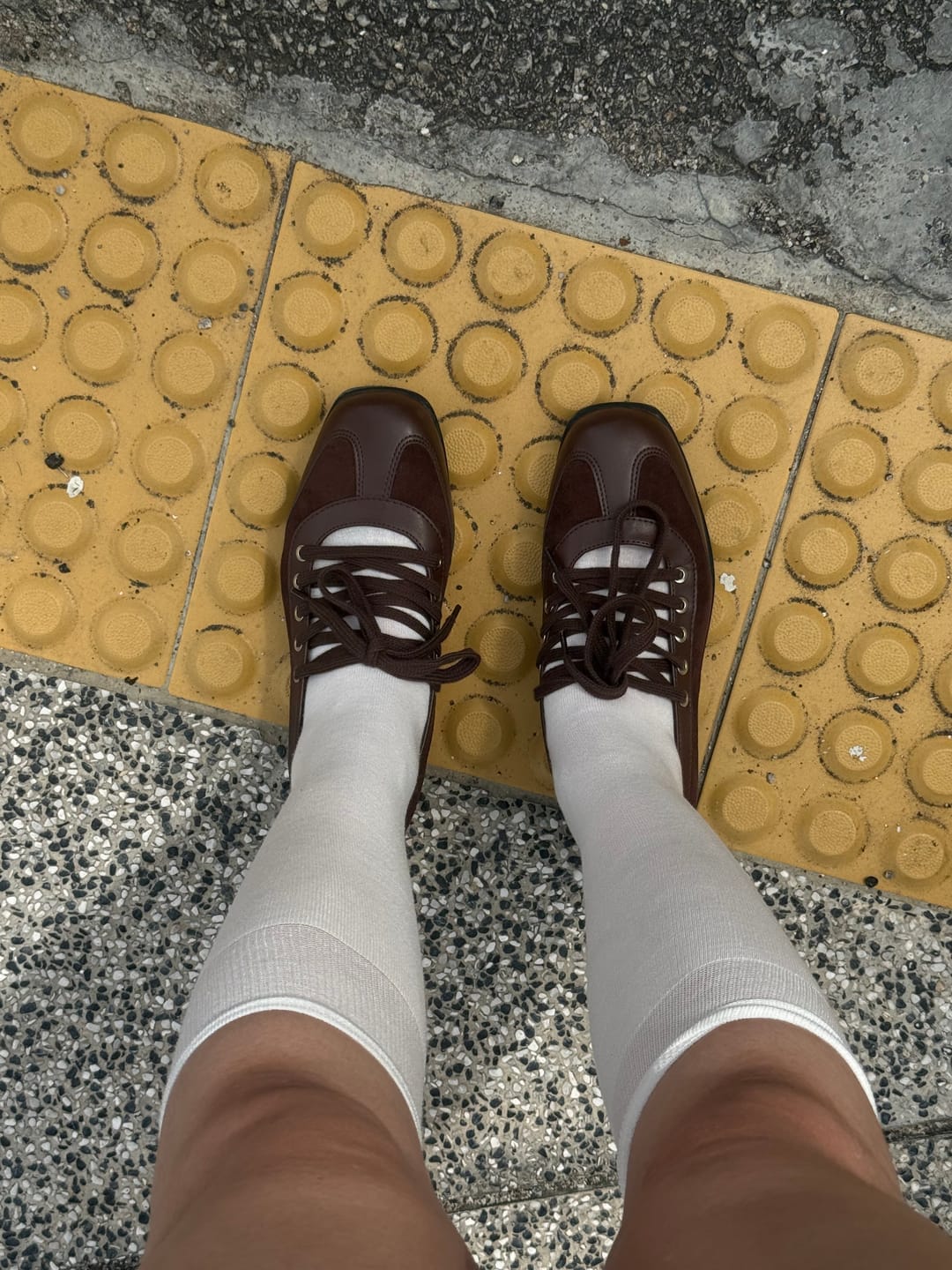 Customer photo review of Victor Active Lite Sneakers