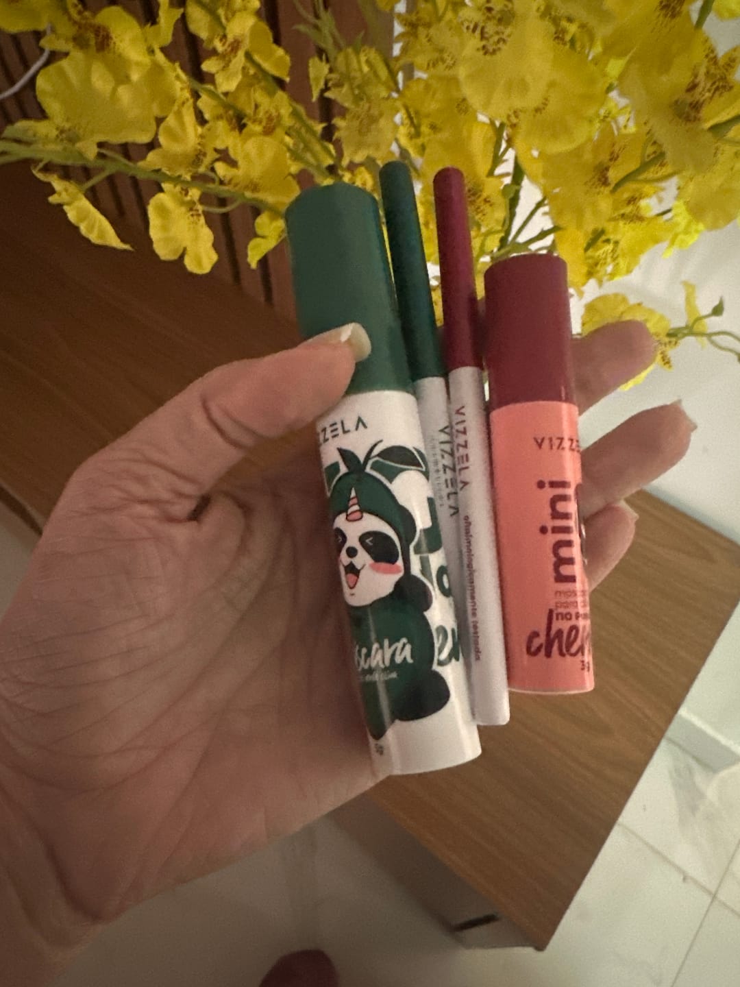 Customer photo review of Máscara Para Cílios Big No Panda Olive Green - Vizzela - Verde