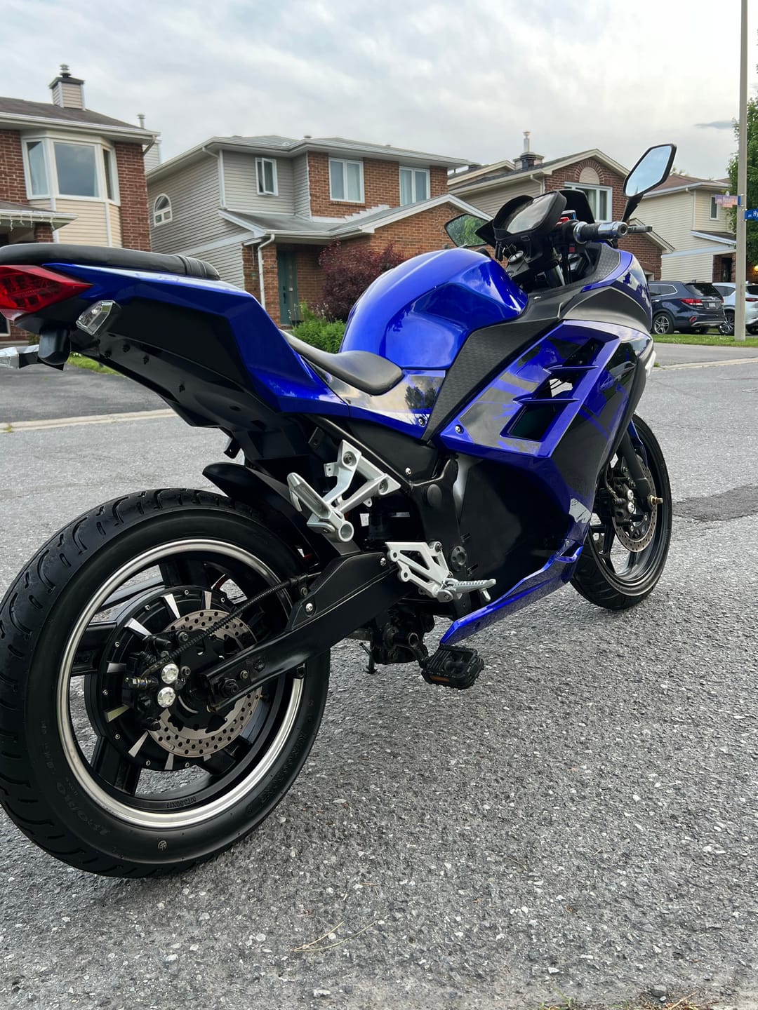 Customer photo review of EMMO Zone GTS, Zone MAX Right Large coloured Battery Panel Blue