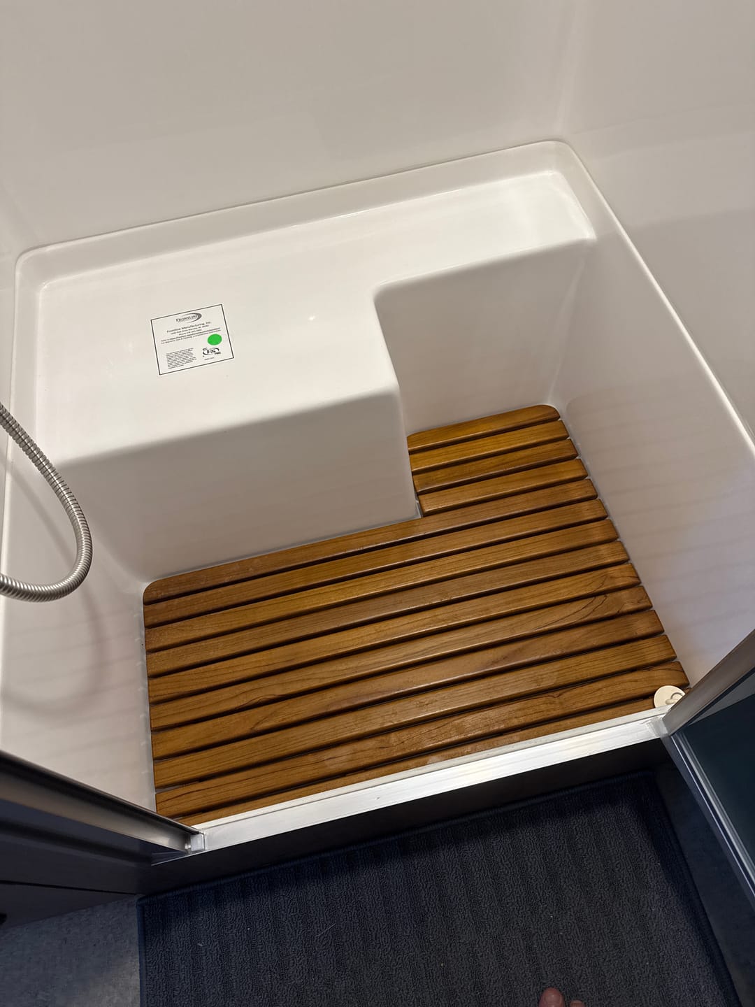 Customer photo review of 25FB / 27FB / 30RB L-shape Airstream Teak Shower Mat