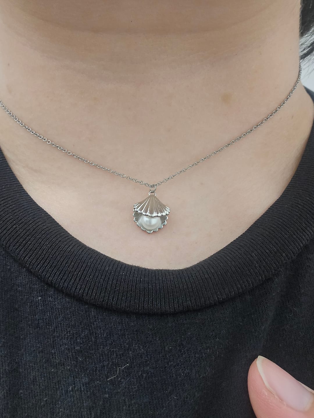 Customer photo review of Pearl Shell Necklace