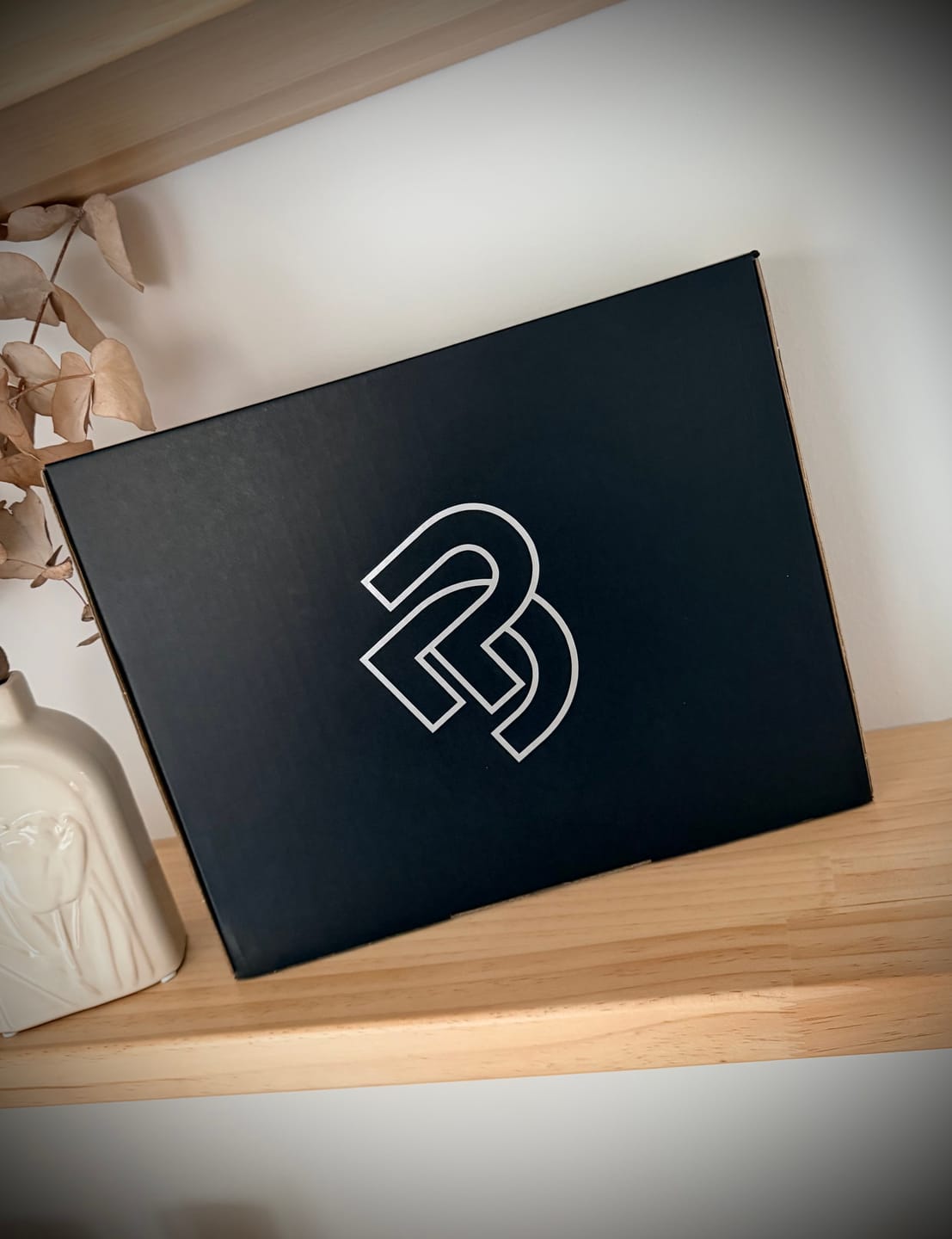 Customer photo review of 310 x 250 x 50mm A4 Die cut Black Mailing Box B383