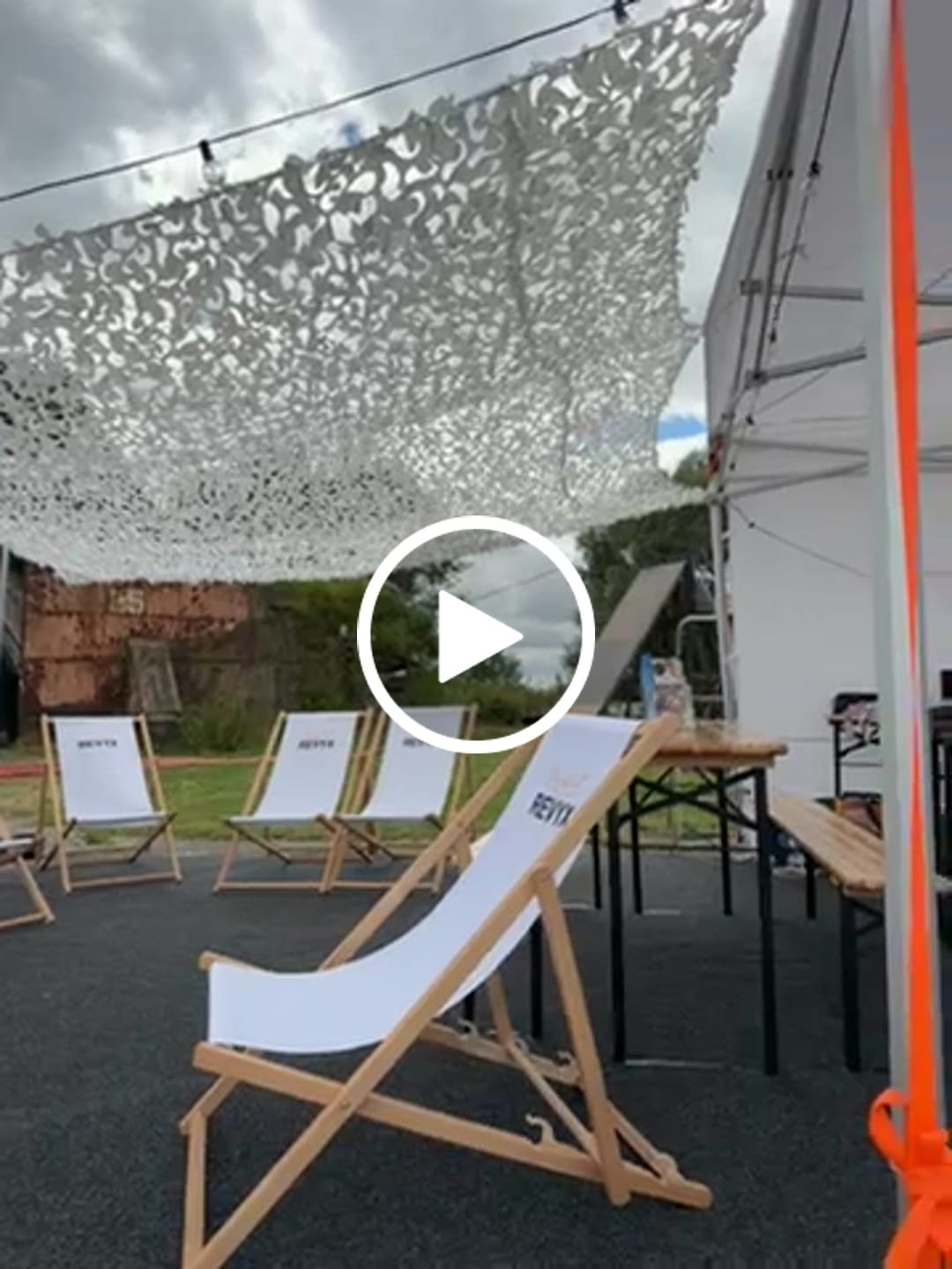 Customer video review of Tarnnetz Beige