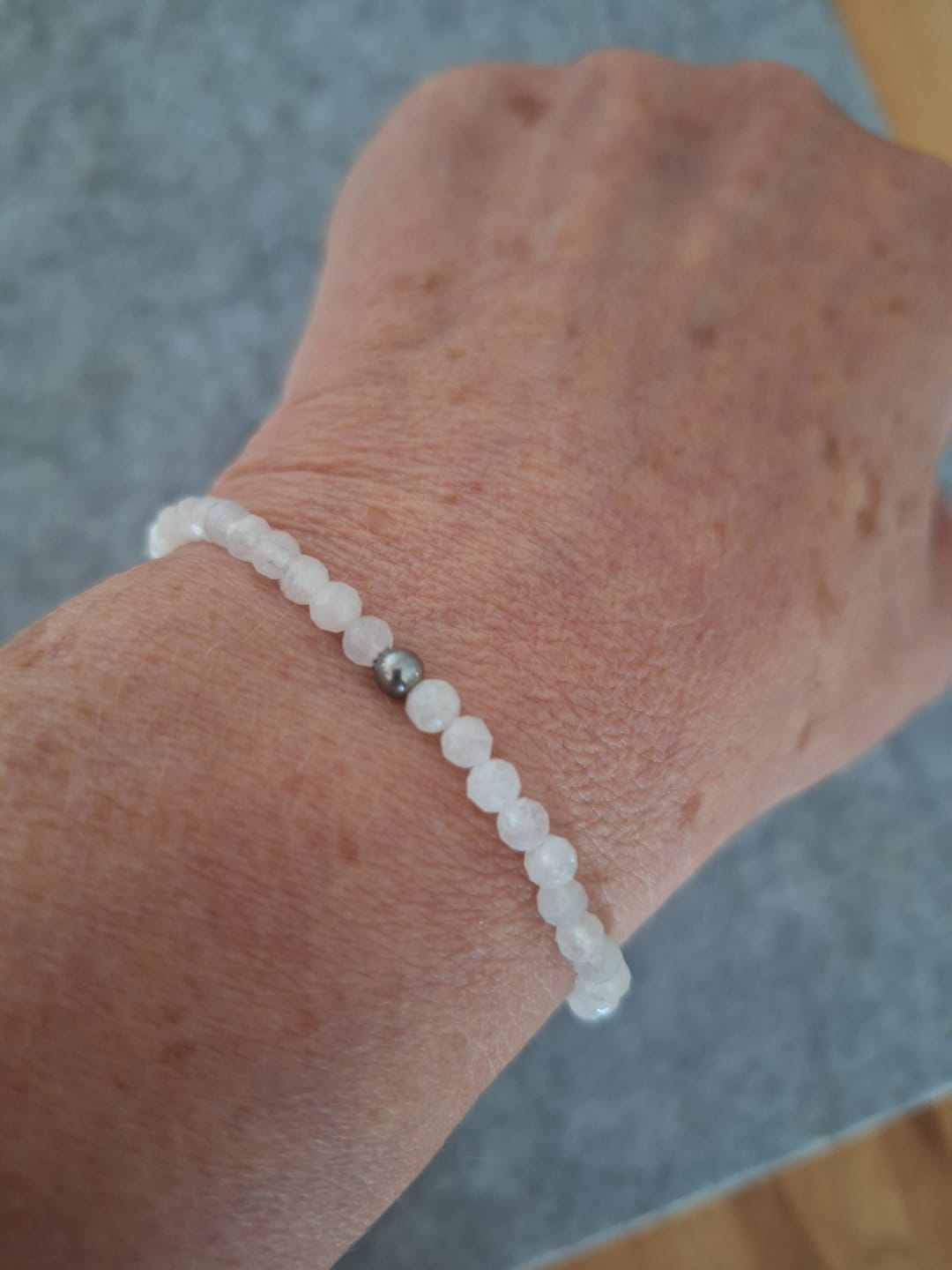 Customer photo review of Mondstein Armband - Naturperlen