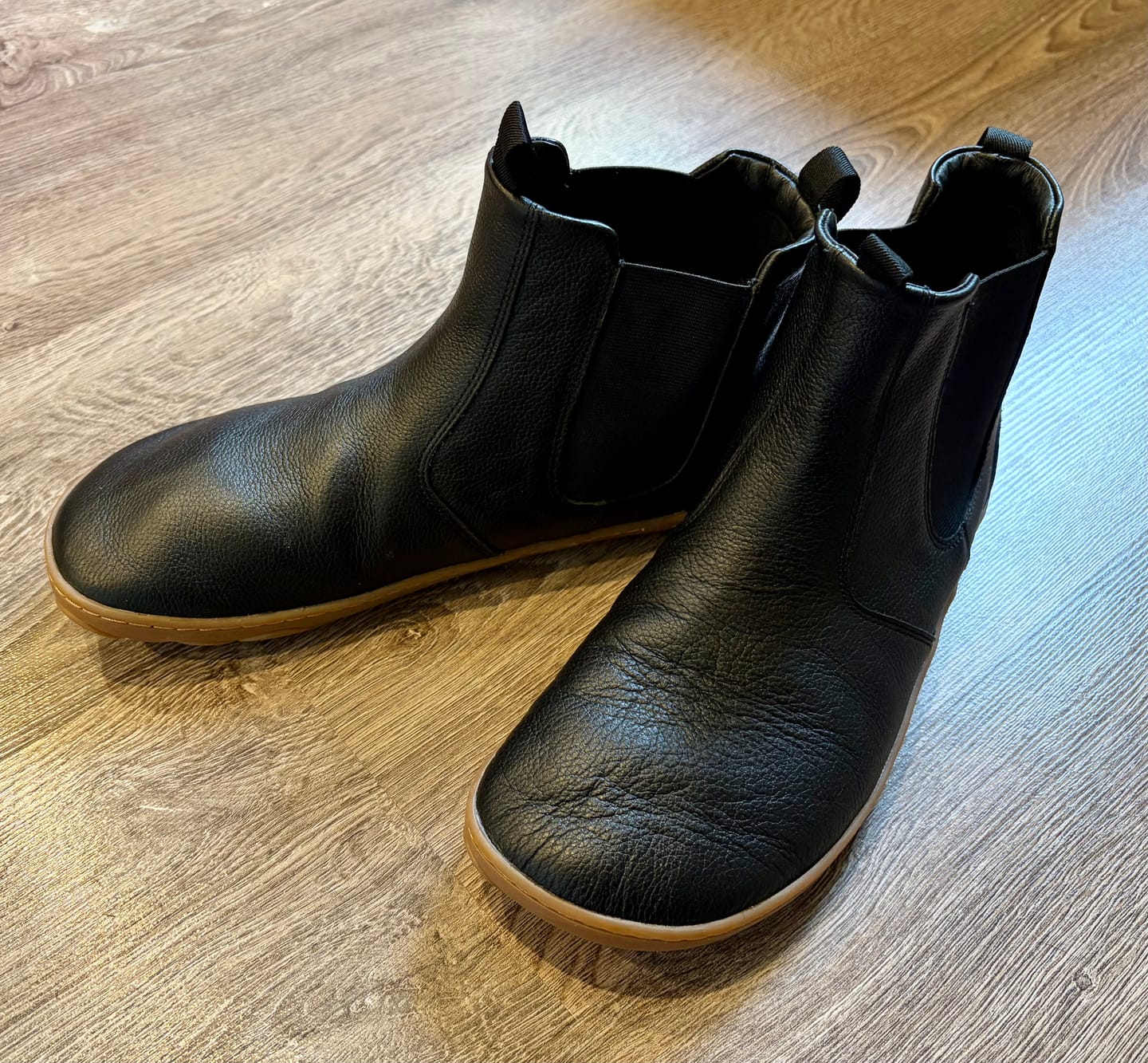 Customer photo review of BLACK GUM | CHELSEA BOOTS - ADULTS