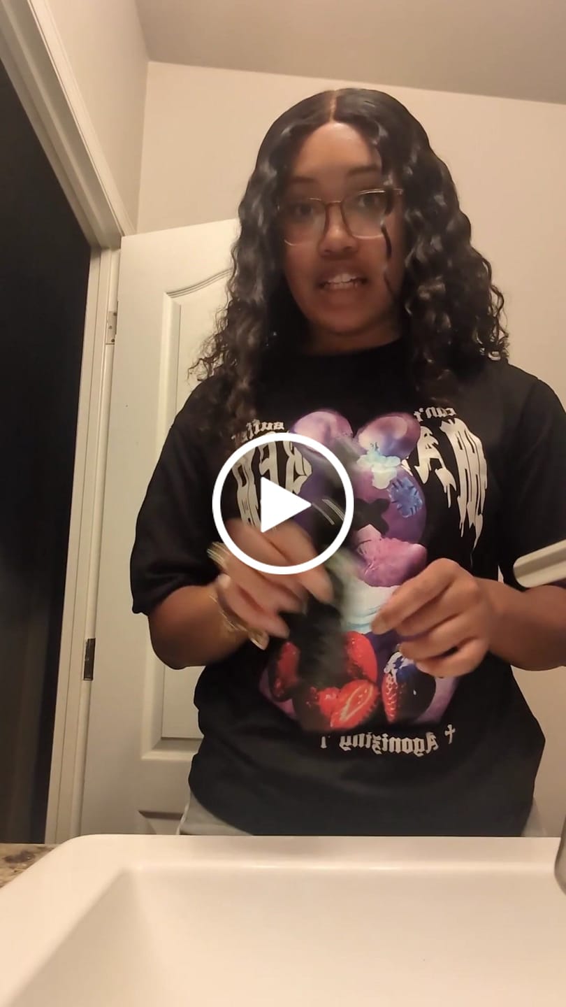 Customer video review of Natural Biotin DHT Blocker Spray - Best Hair Growth Spray for Men's and Women's Hair Loss and Thinning Hair