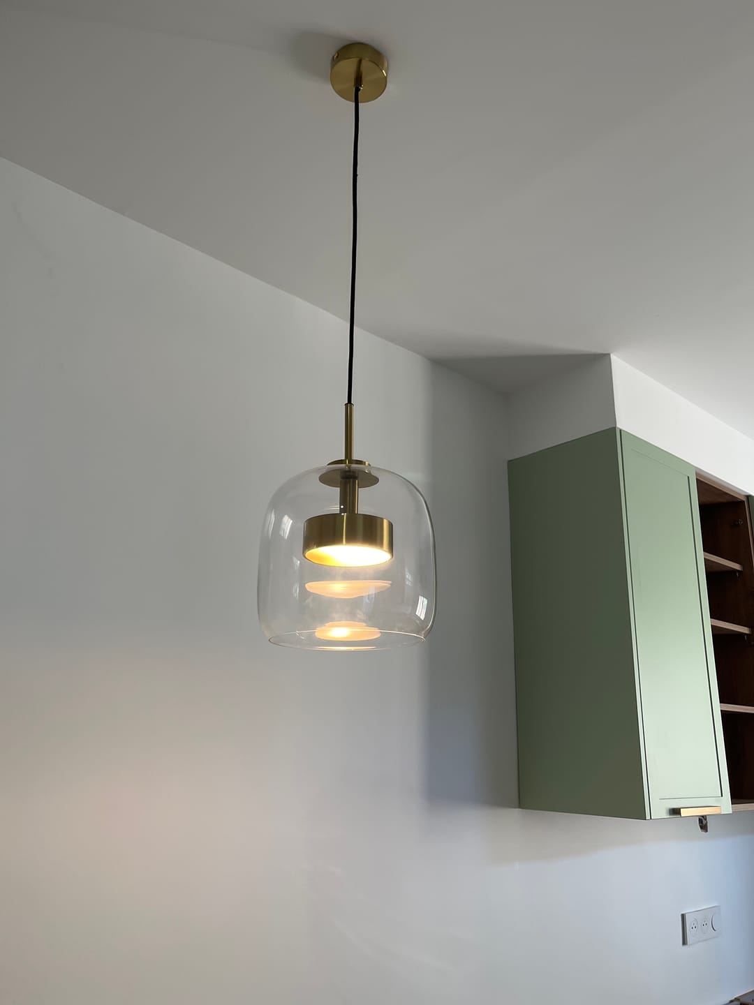 Customer photo review of Suspension moderne en verre teinté NOVA | 1 Suspension