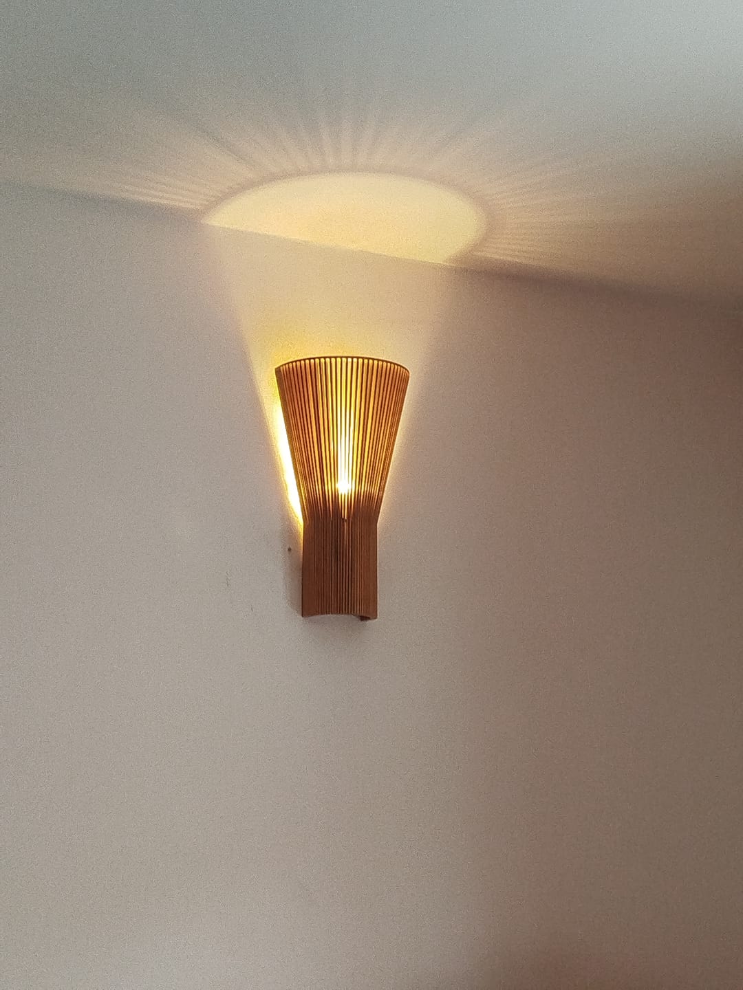 Customer photo review of Applique murale en bois scandinave |  Balinaise