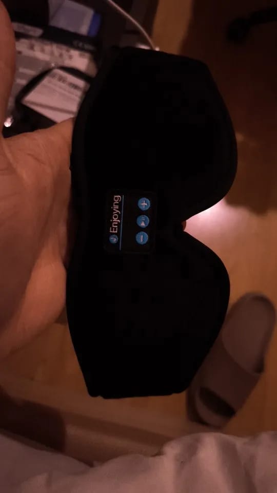 Customer photo review of Clineto Enjoying – Antifaz Bluetooth 3 en 1 para Dormir