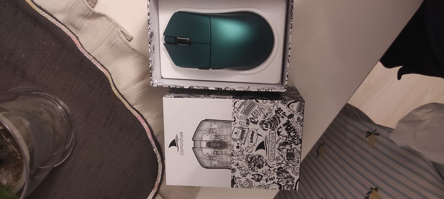 Customer photo review of Darmoshark M3 V2 Wireless Mouse