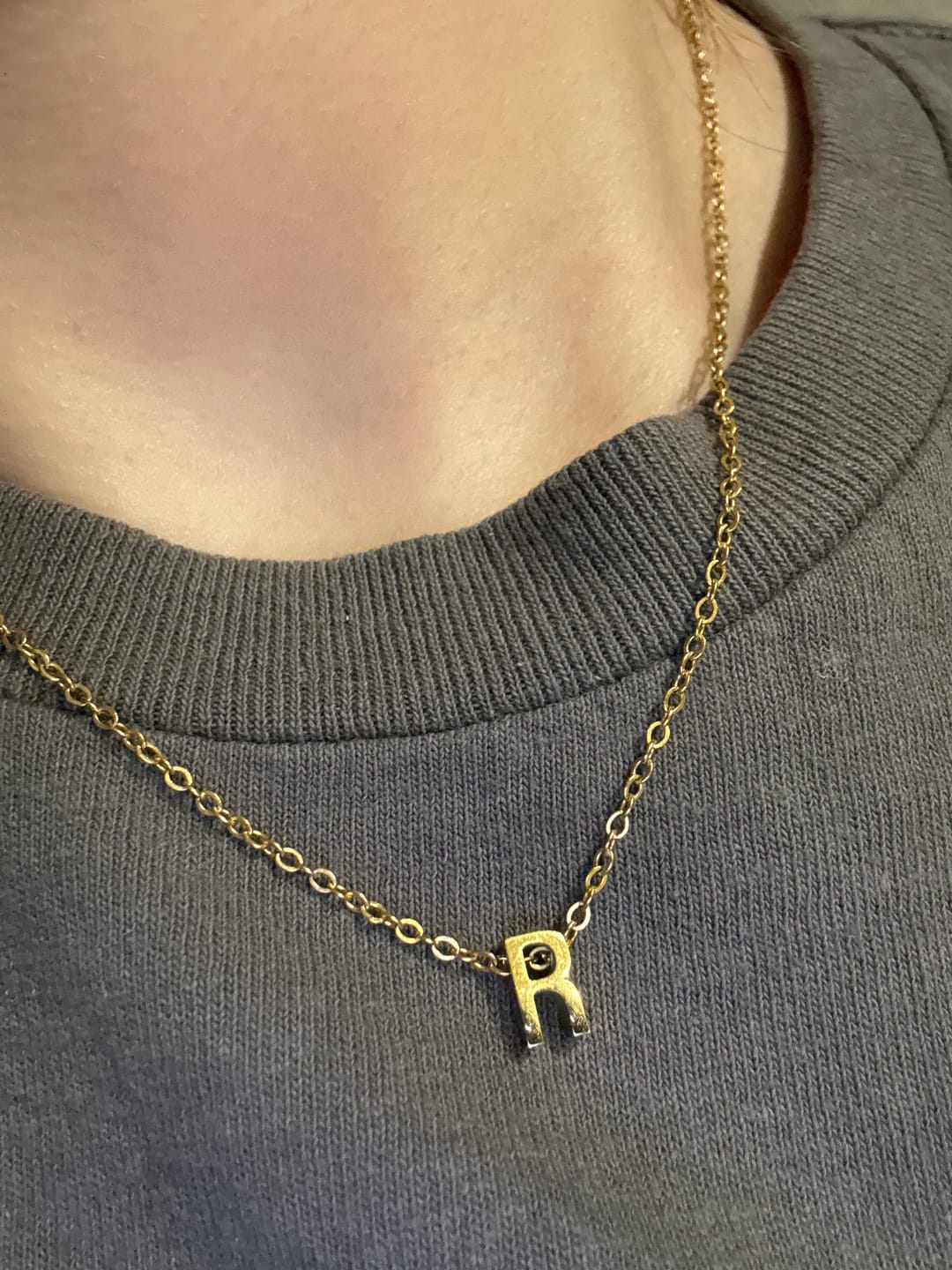 Customer photo review of Collar Con Inicial Dorada