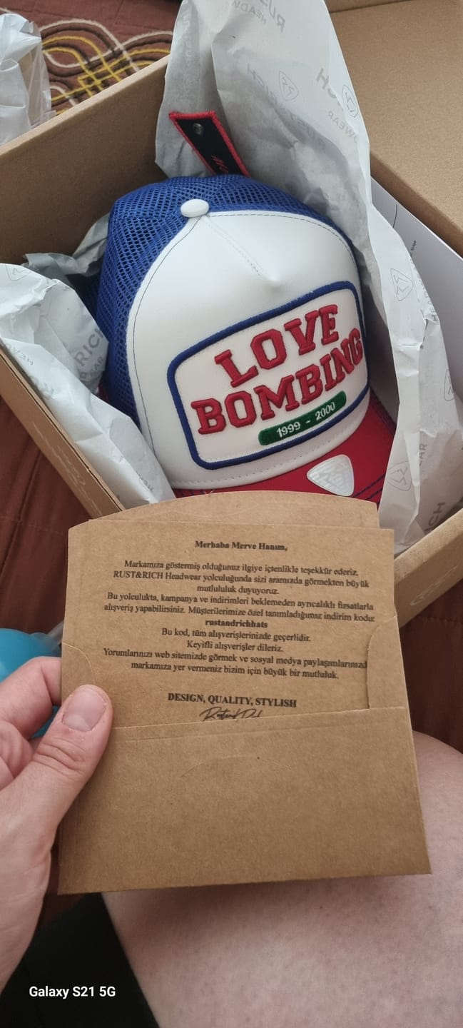 Customer photo review of Trucker Hat - Generation Collection - Bombing - Mavi