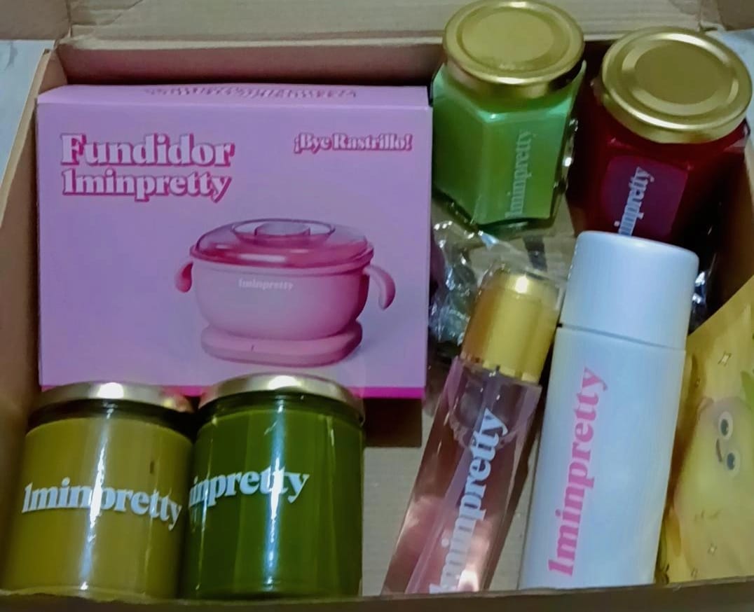Customer photo review of Kit 1minpretty: 2 tarros de cera + fundidor + refill + exfoliante + crema pepino + agua rosas + talco para depilar con envío gratis mx