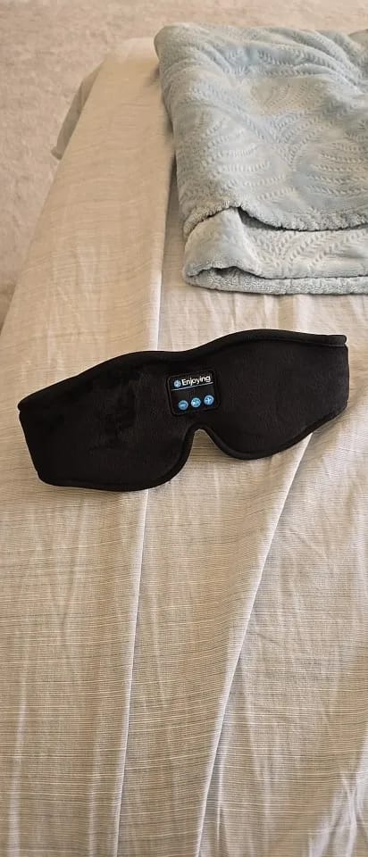 Customer photo review of Clineto Enjoying – Antifaz Bluetooth 3 en 1 para Dormir