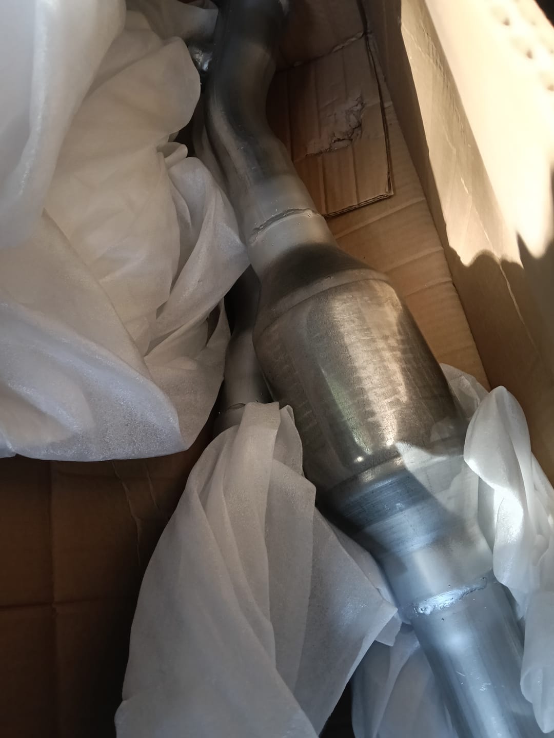 Customer photo review of LHS CAT CONVERTER FITS TOYOTA LANDCRUISER UZJ100R 4.7L 2UZ-FE V8 1998-2007 (C1462)