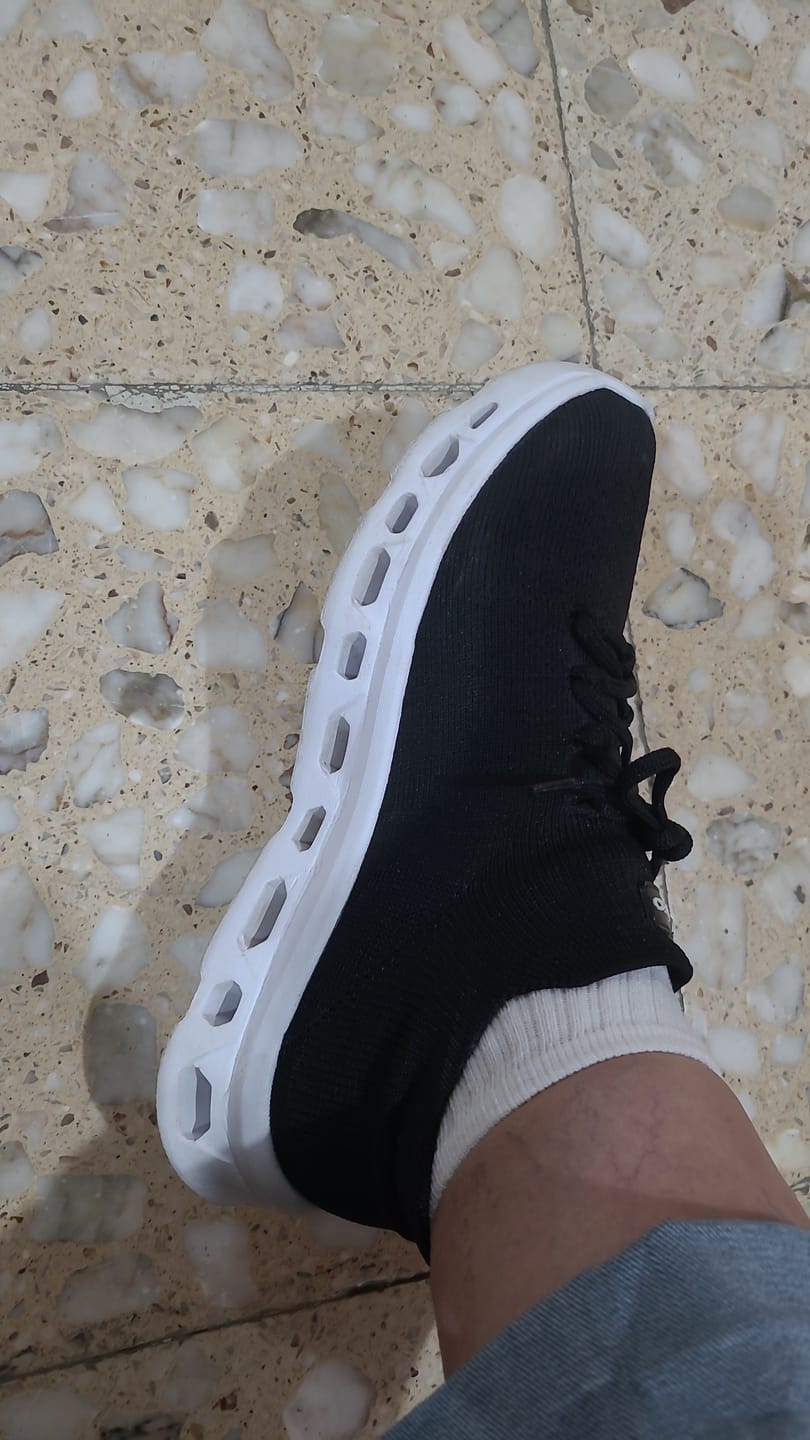 Customer photo review of GUFFO NOVA | Tenis ergonómicos de alto confort