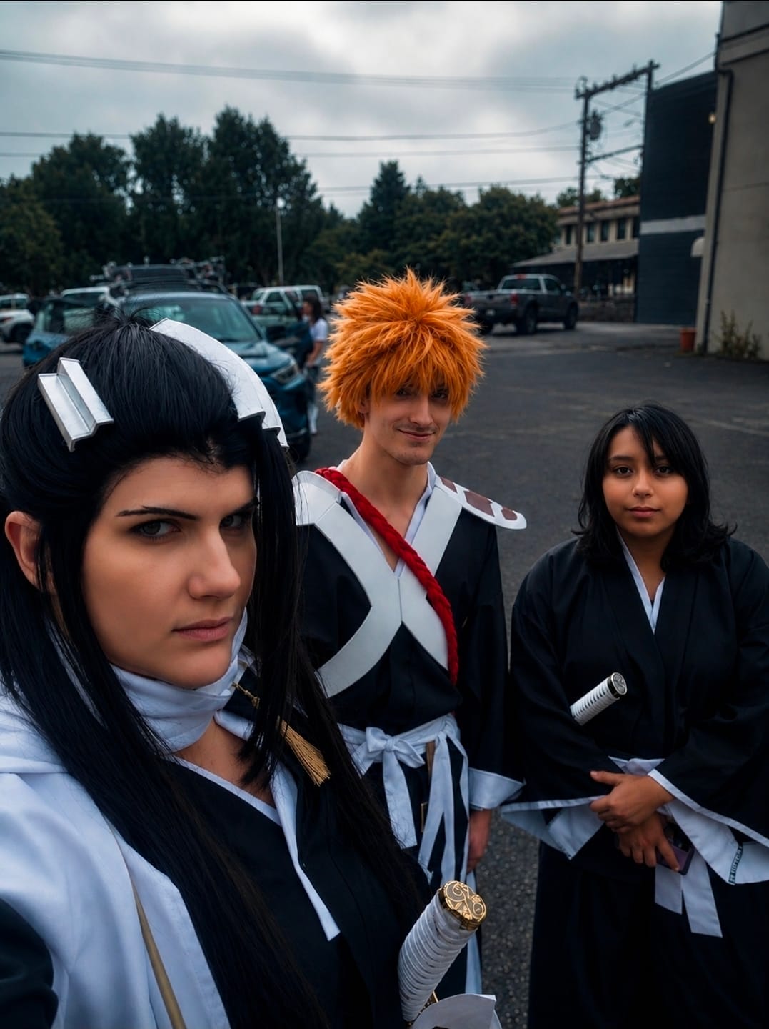 Customer photo review of BLEACH Ichigo Kurosaki Bright Orange Golden Spiky Short Hair Basic Wig
