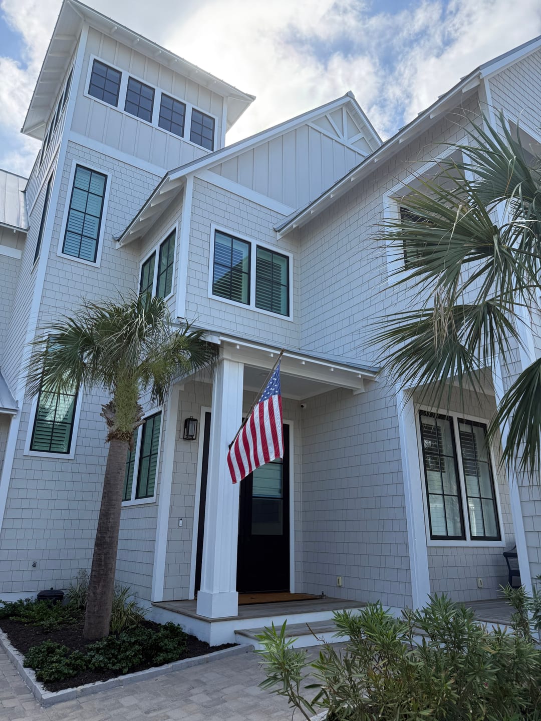 Customer photo review of Non-Tangle Flagpole Spinners
