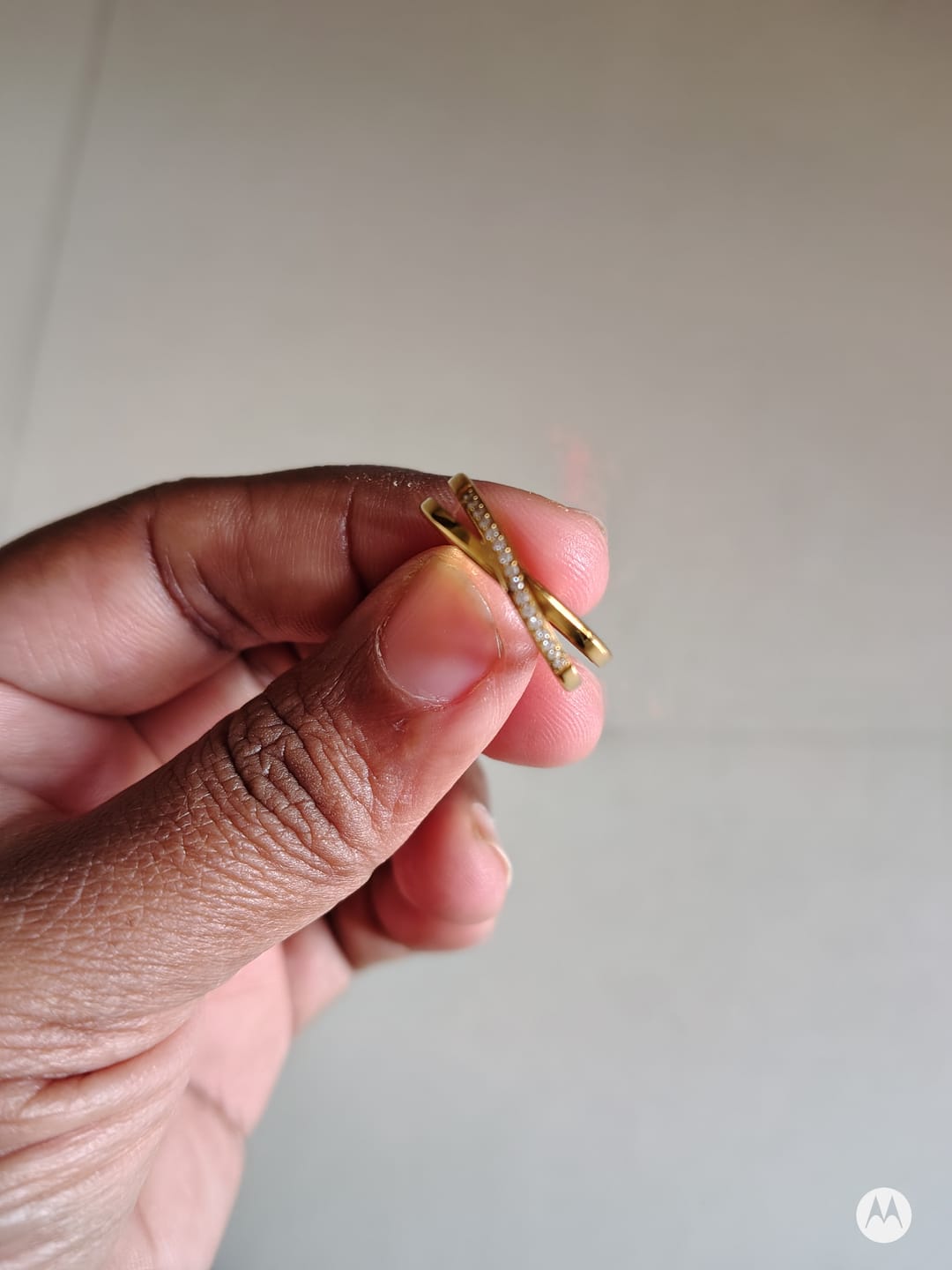 Customer photo review of Cross-Over Stones Lined Twist Ring