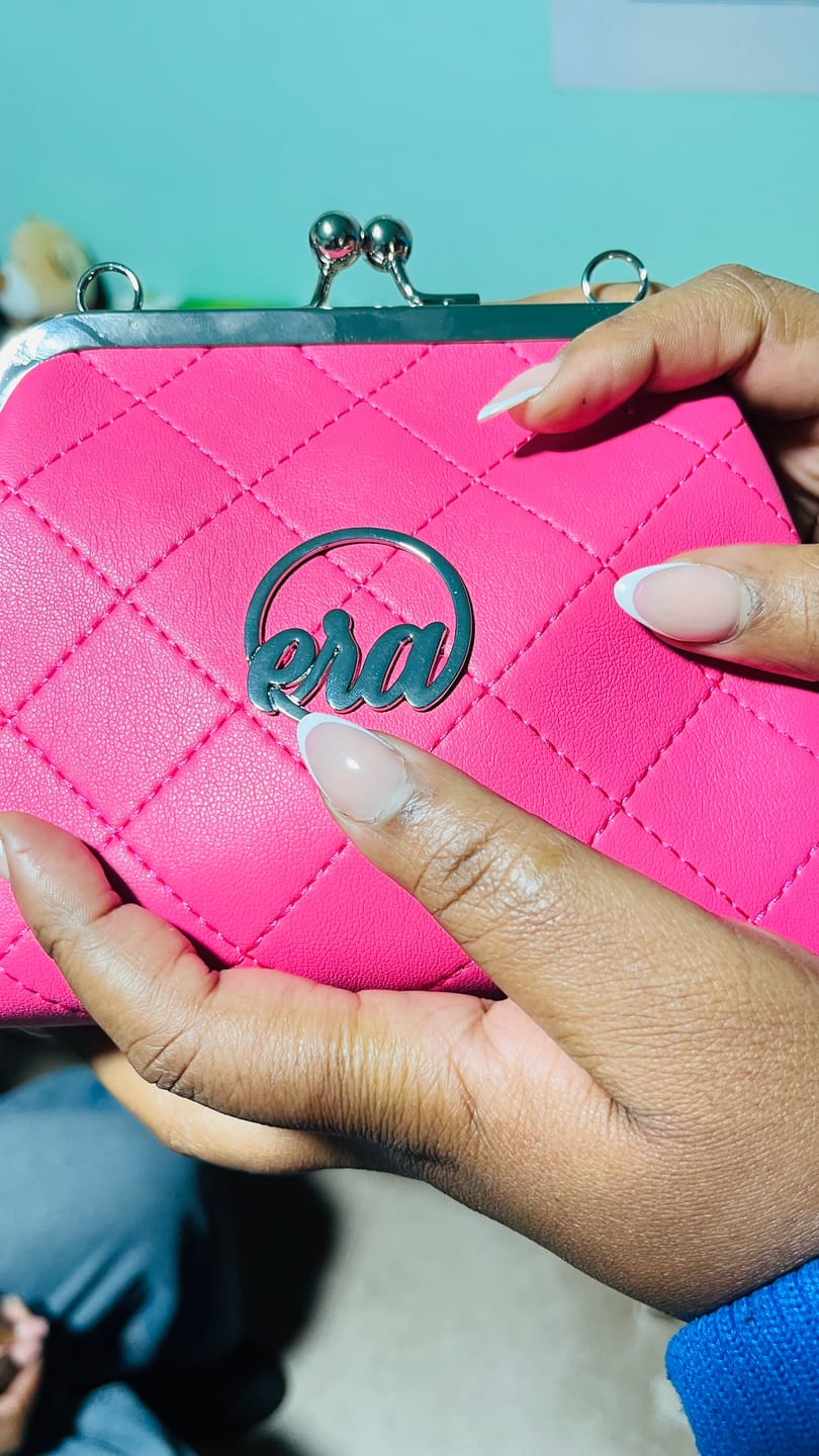 Customer photo review of ERA Mini Kisslock Chain Bag – Pink