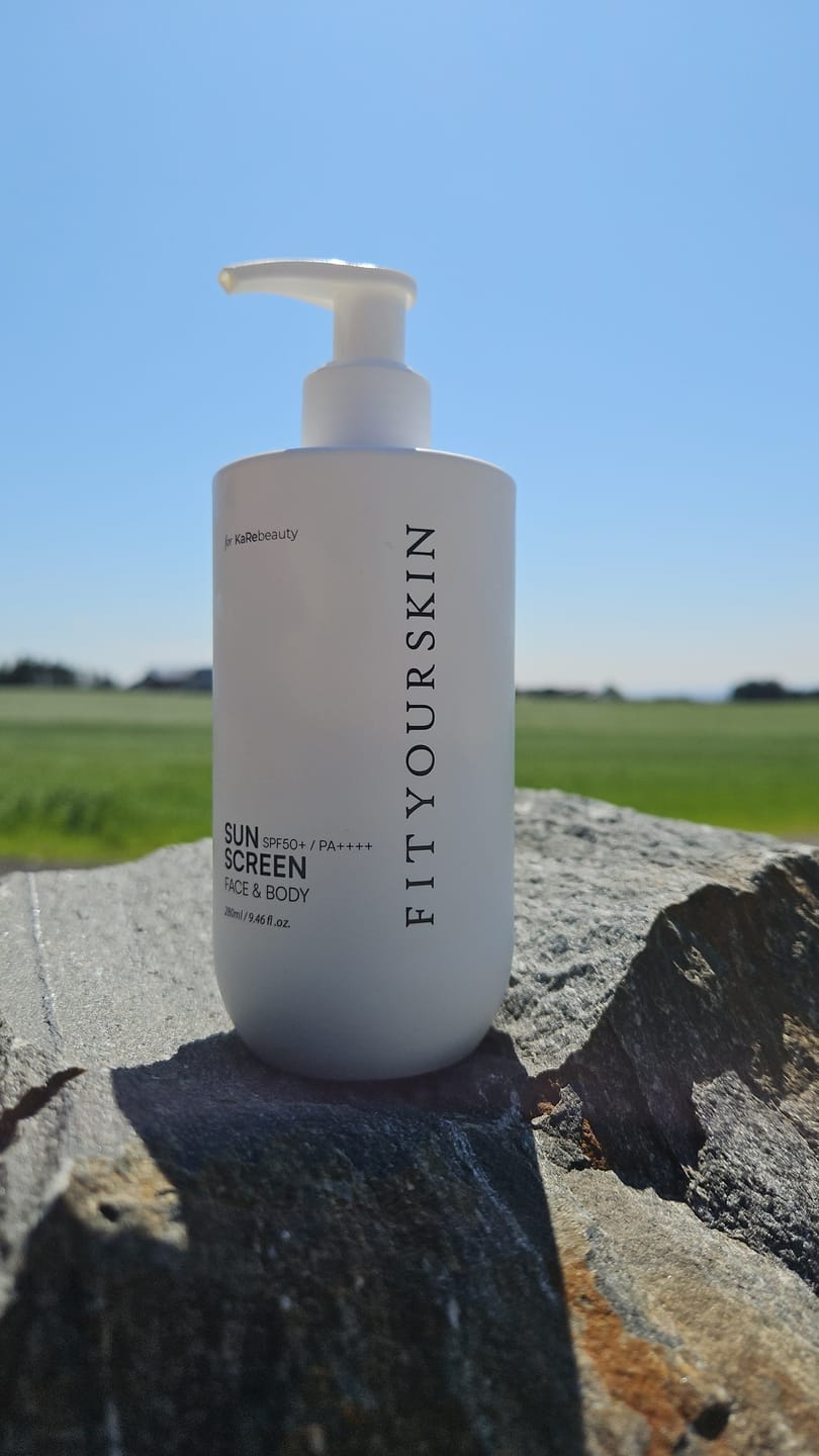 Customer photo review of FitYourSkinxKaRebeauty - Solkrem for ansikt og kropp SPF50+ (280ml)