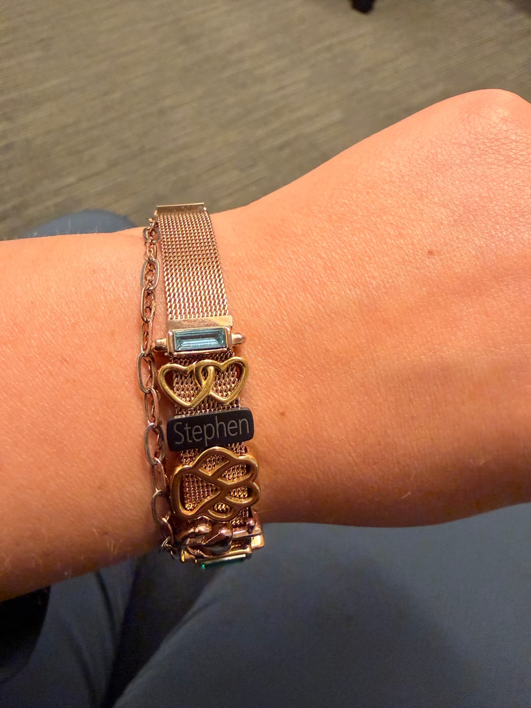 Customer photo review of Mesh charm birthstones rosé gold