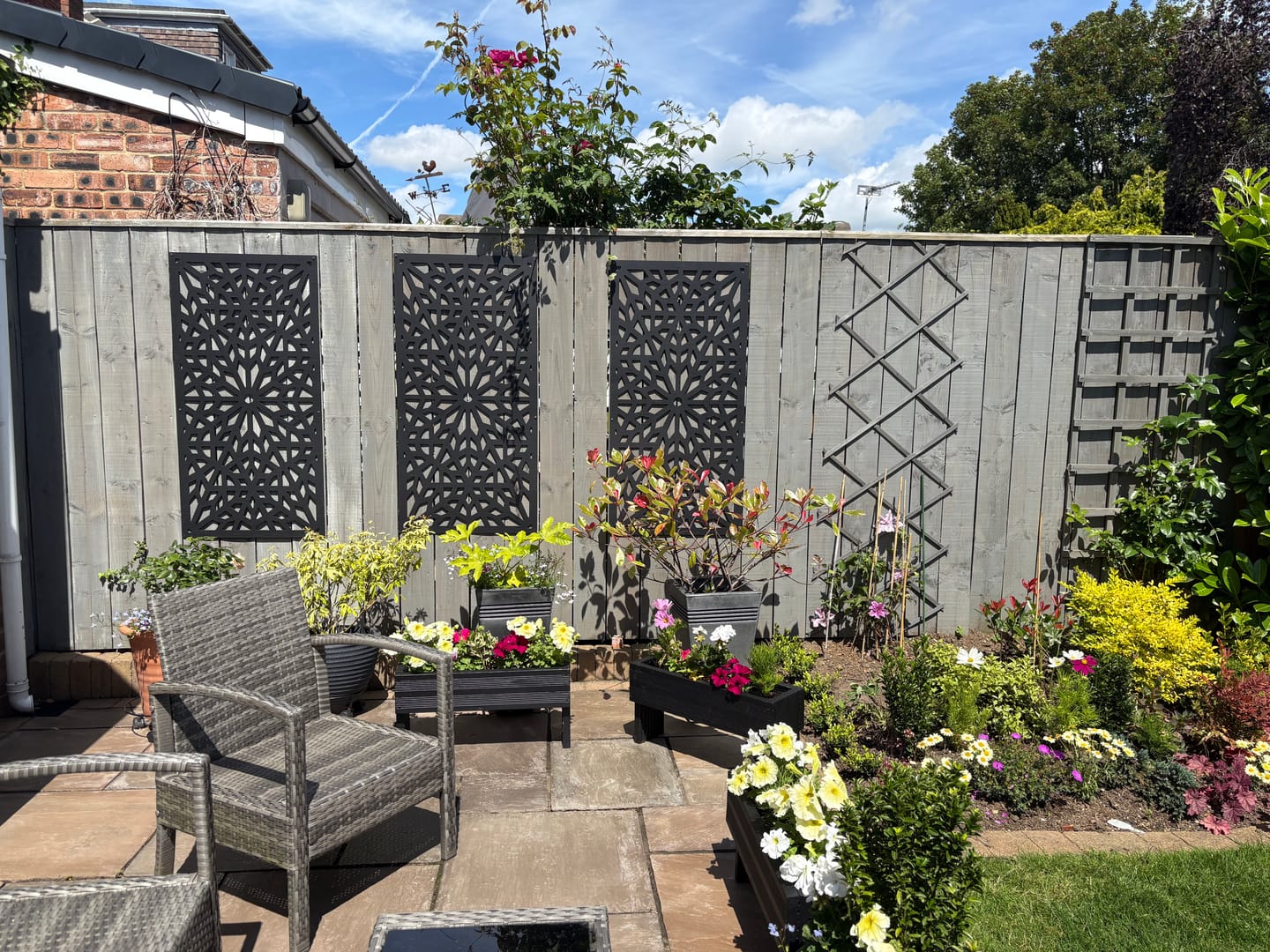 Customer photo review of 3 Black Kaleidoscope Medium Screens - 5mm