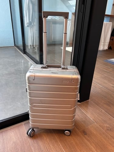 Customer photo review of Carry-On: Aluminum