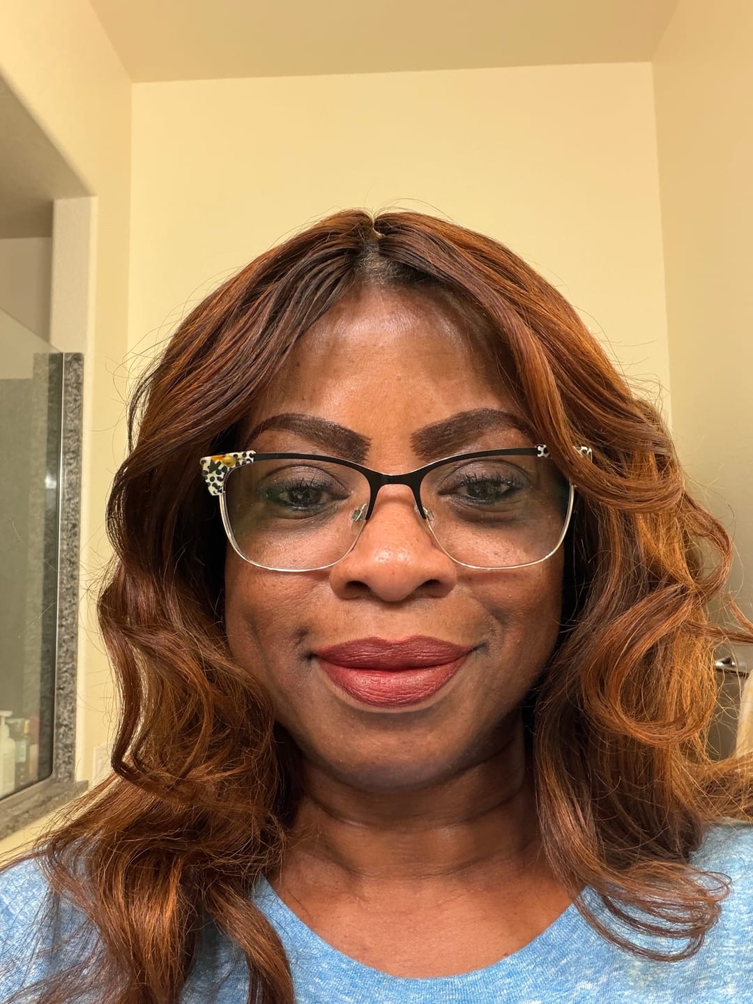 Customer photo review of Wavymy Pre-Styled Butterfly Cut Layer Yaki Straight Natural Wave Wig Beginner Friendly Wig Human Hair Wig 250% Density