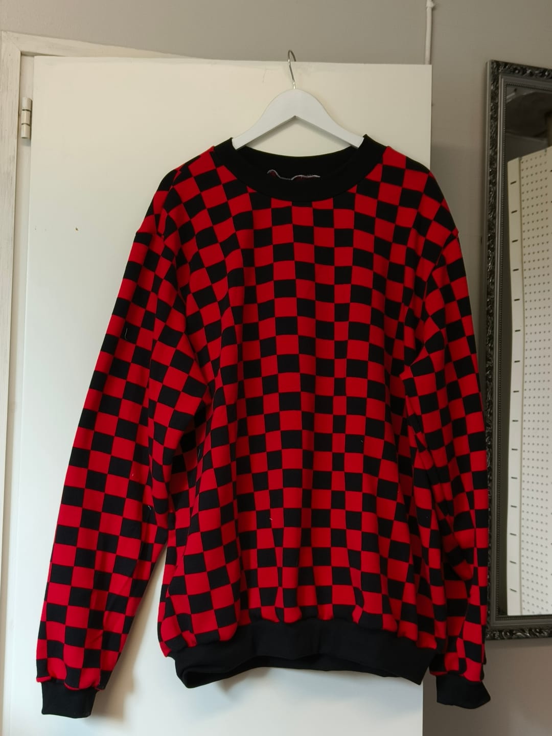 Customer photo review of Punamusta ruudullinen Neulos - Pala