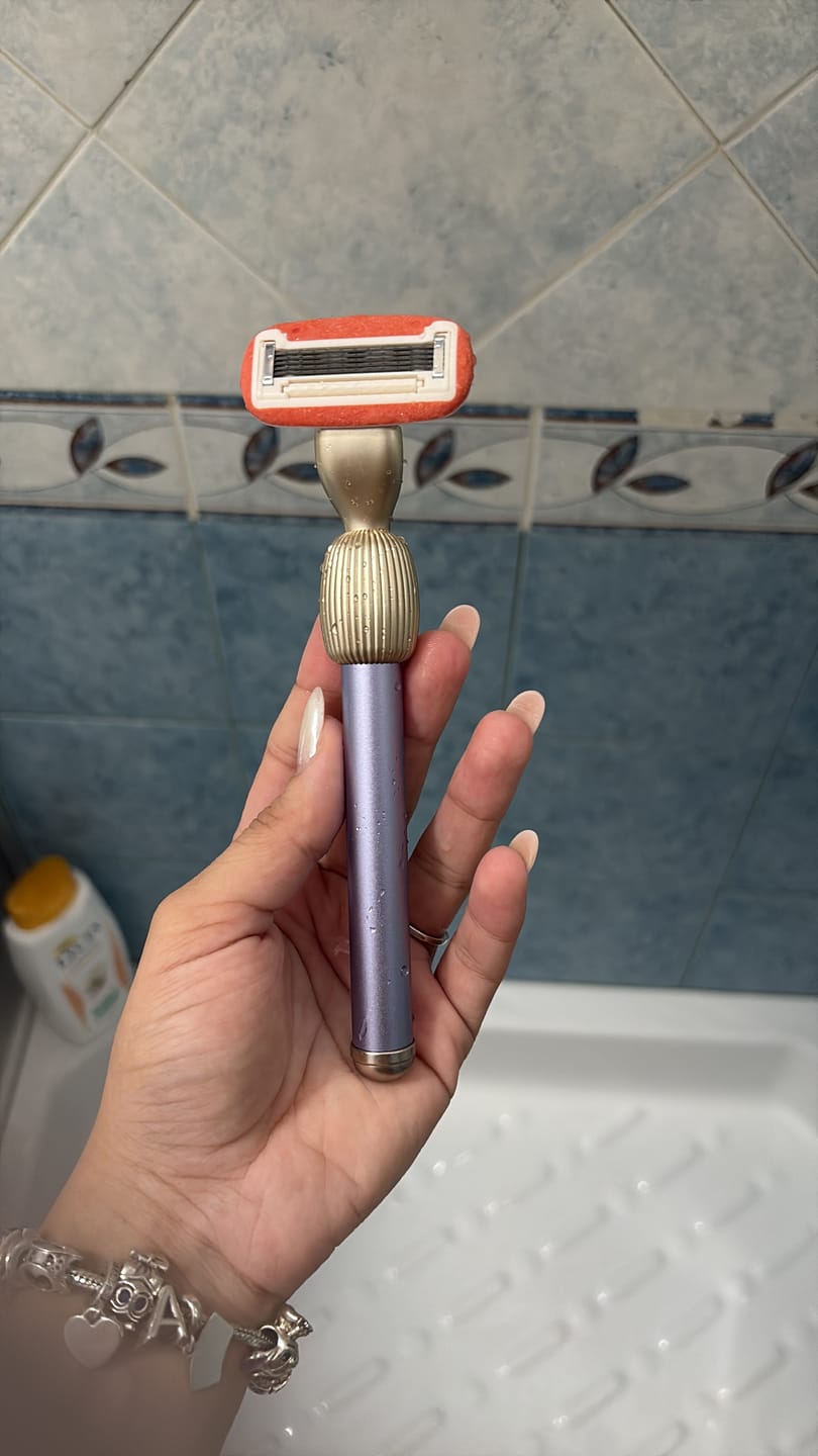 Customer photo review of The Razor Starter Set