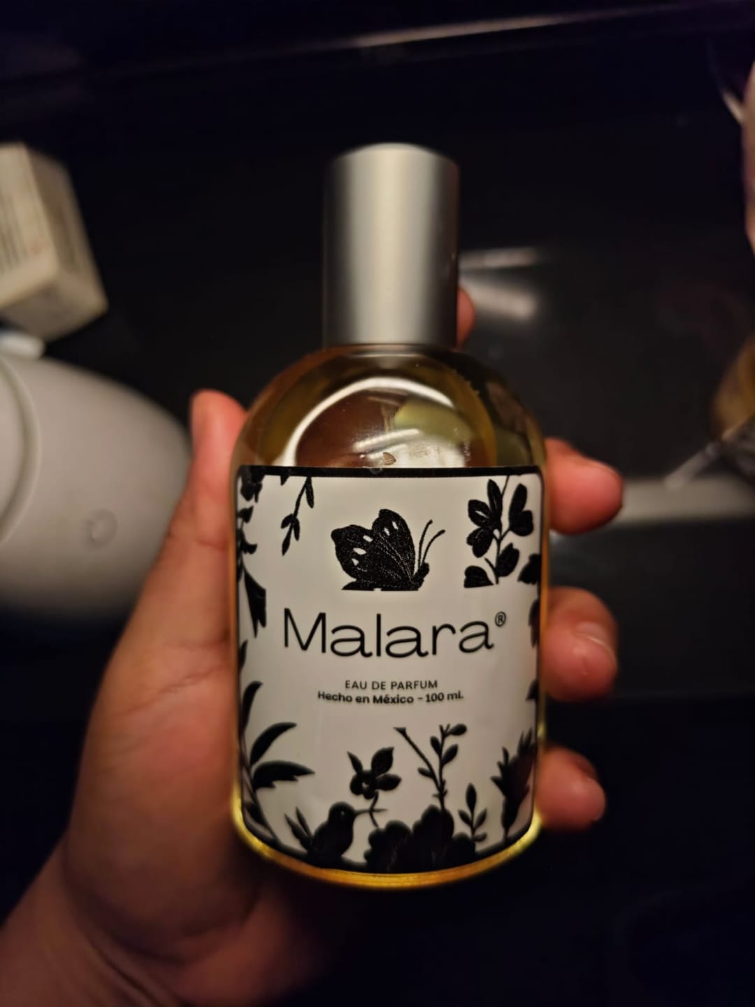 Customer photo review of Scarlet Spark — Inspirado en La Bomba de Carolina Herrera