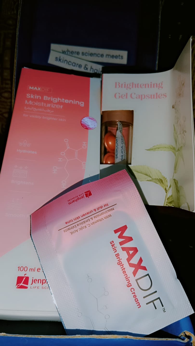 Customer photo review of Maxdif Brightening Moisturizer