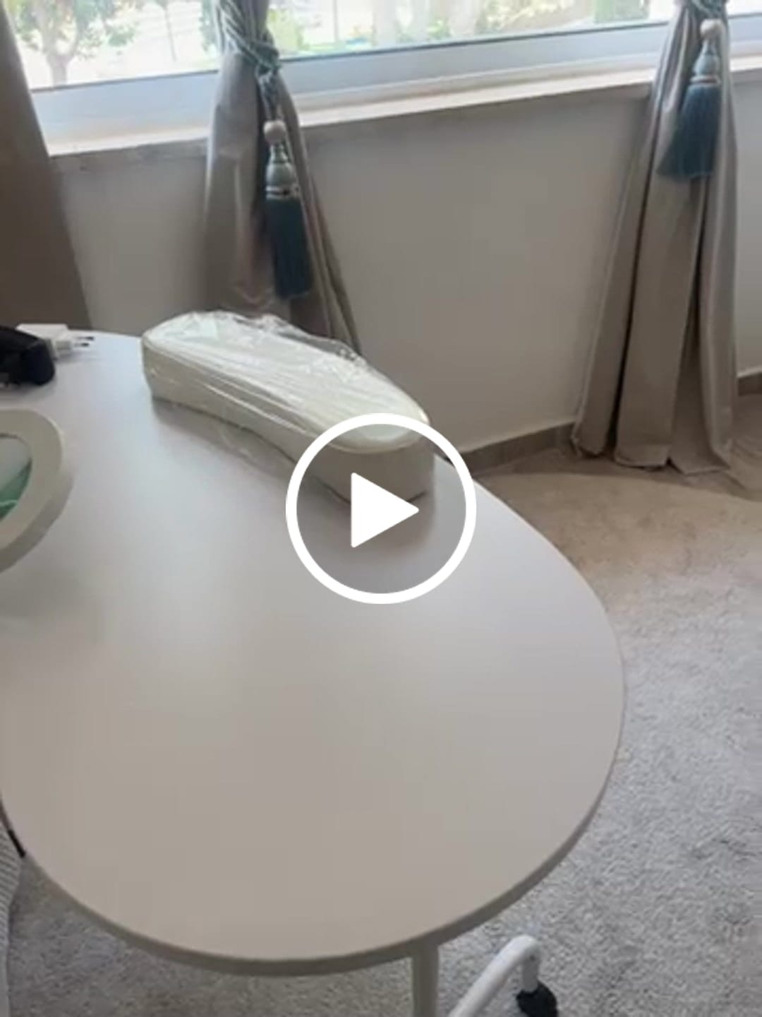 Customer video review of שולחן מתקפל לבניית ציפורניים