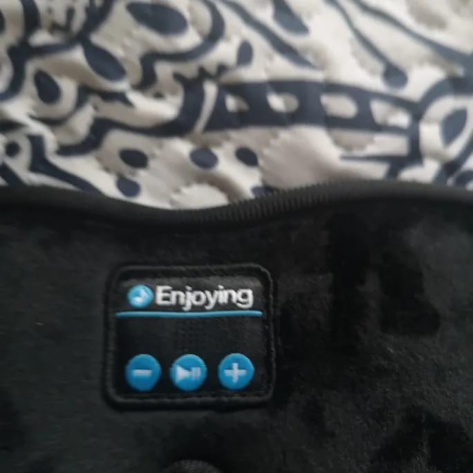Customer photo review of Clineto Enjoying – Antifaz Bluetooth 3 en 1 para Dormir