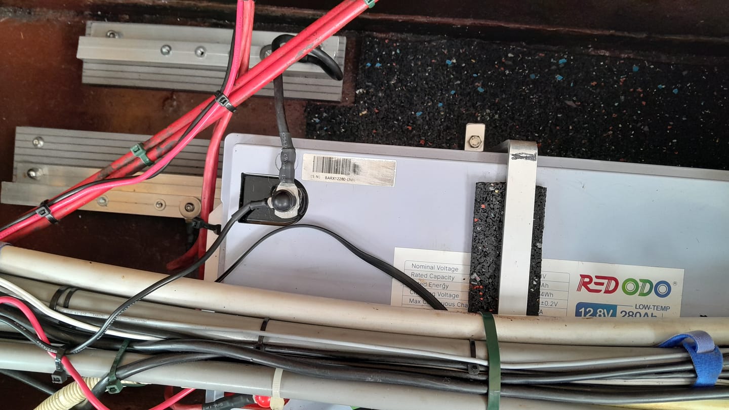 Customer photo review of 0% MwSt. Redodo 12V 280Ah Tieftemperatur LiFePO4 Batterie