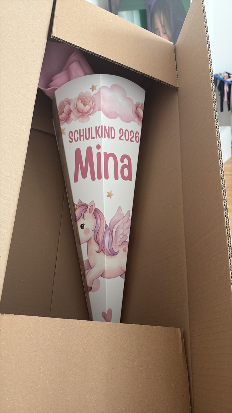 Customer photo review of Schultüte personalisiert mit Name – Pegasus Einhorn