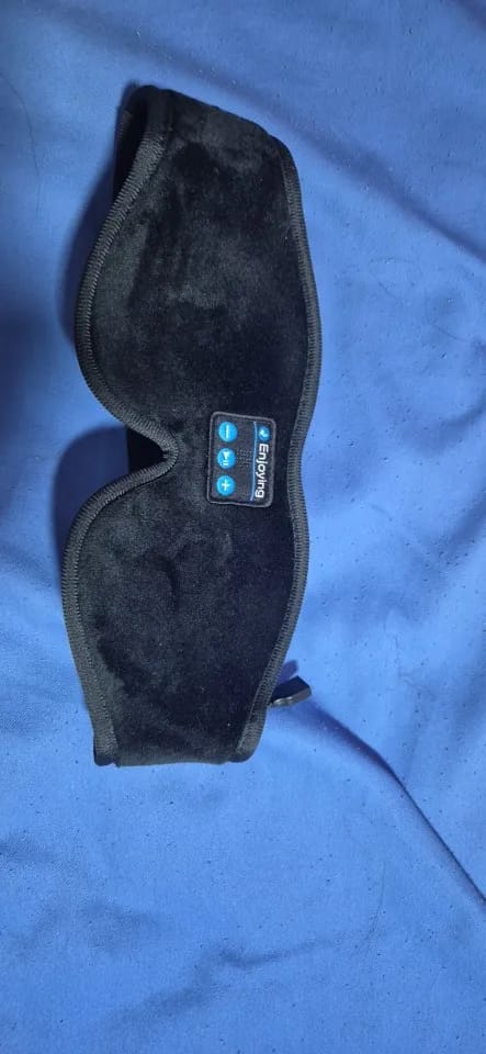 Customer photo review of Clineto Enjoying – Antifaz Bluetooth 3 en 1 para Dormir