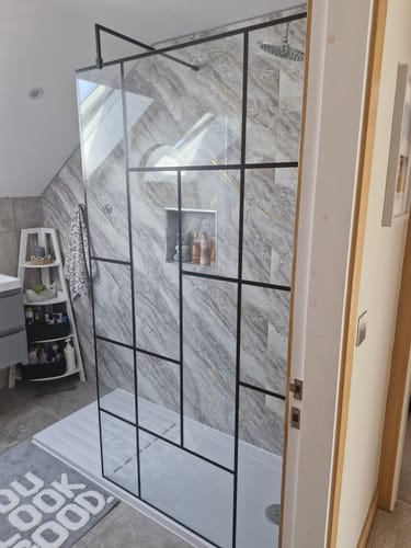 Customer photo review of Trieste 1950 x 1100mm Matt Black Abstract Frame Wetroom Screen with Support Bar - 8mm Glass